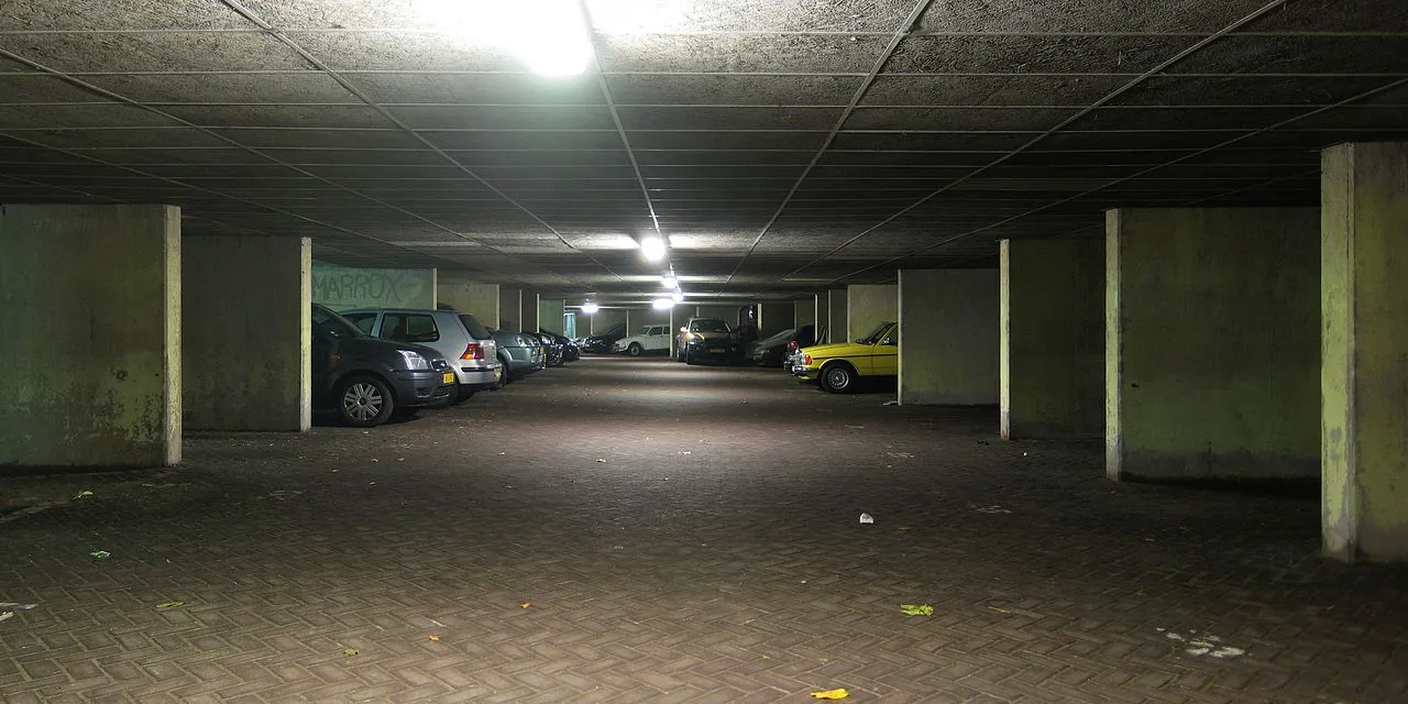 parkeergarage ccby sa 30 wutsje