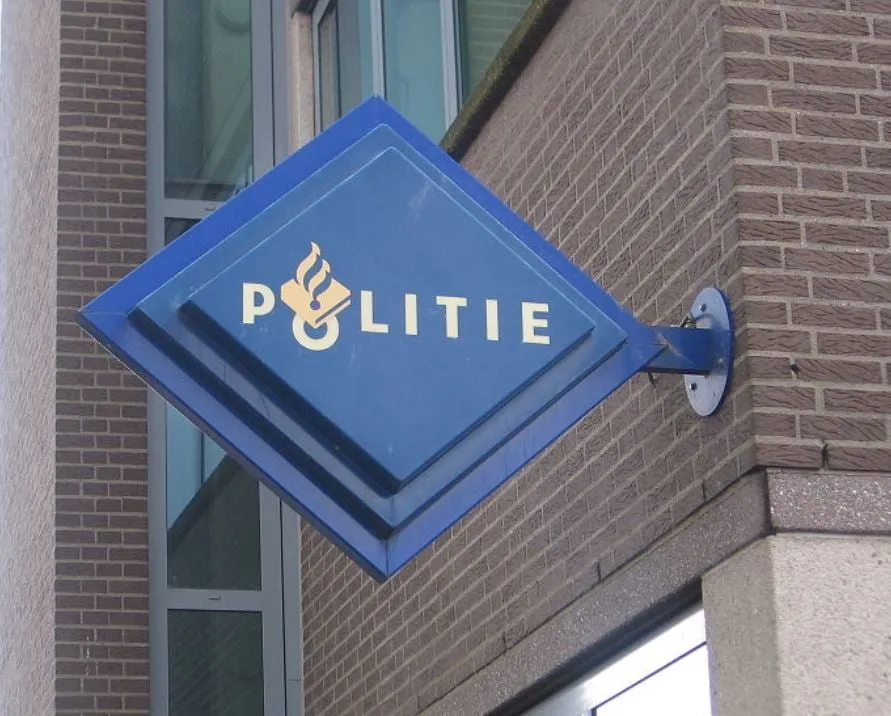 politielogo cc by sa 30 m minderhoud
