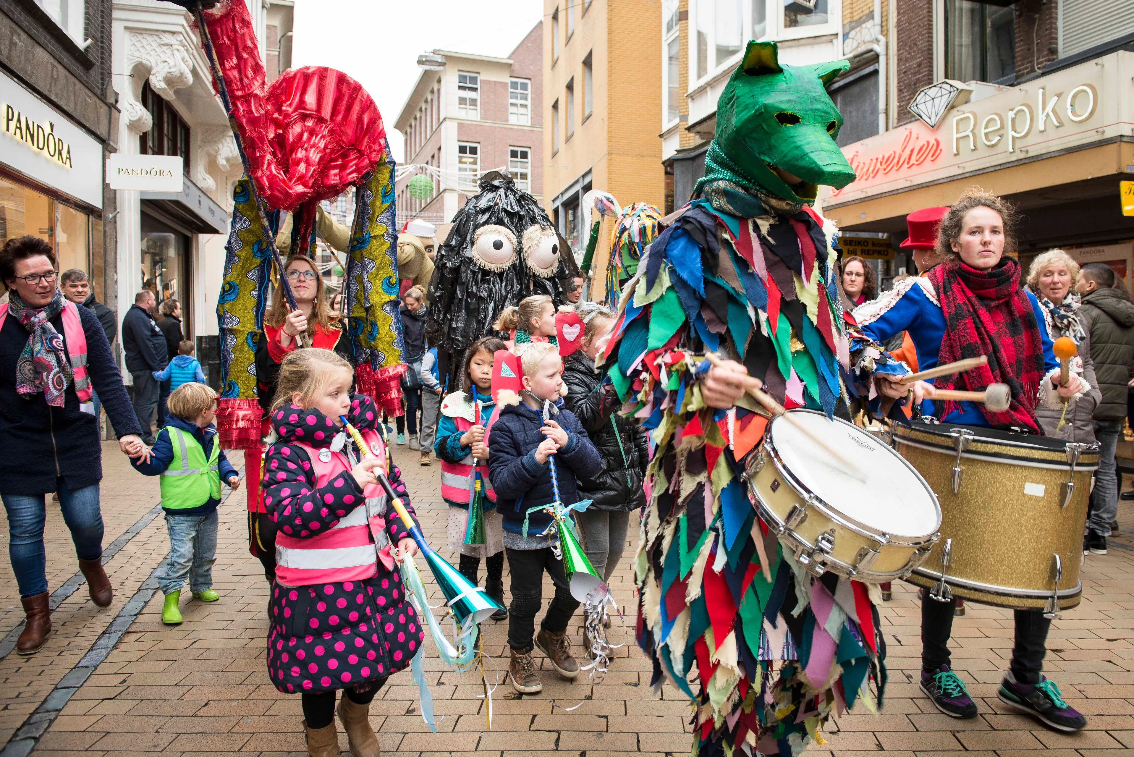 roalddahlfestival parade c bob de vries