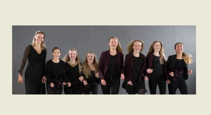 roden girl choristers groepsfoto e1481753125623