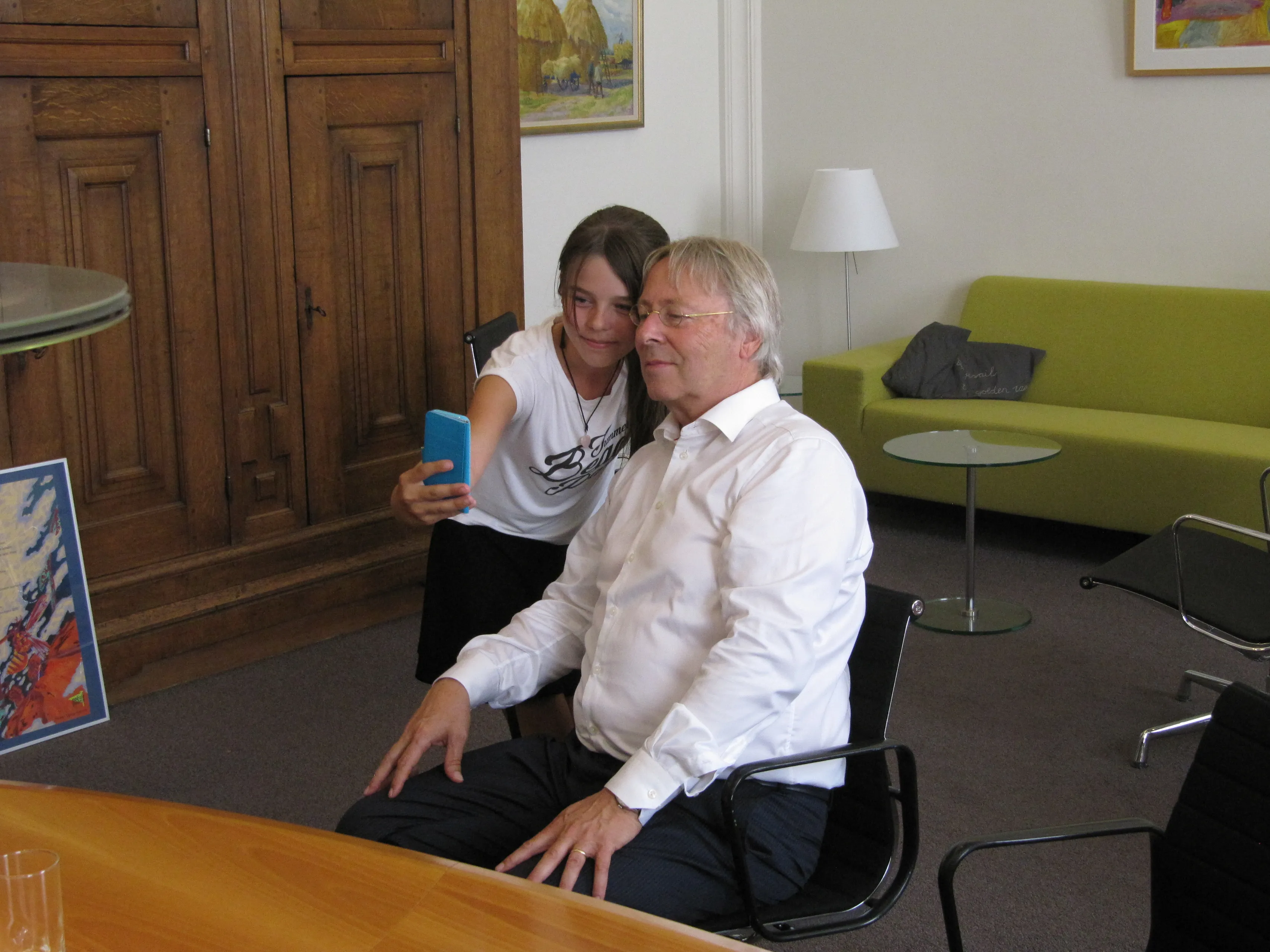 selfie emma en de burgemeester poeziepaleis gem groningen erik brand