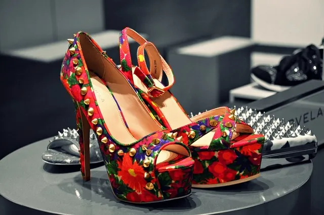 shoes 756616 640