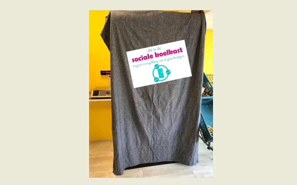 sociale koelkast in doek fruitcaf de helpende hand1