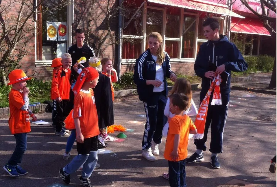 studenten alfa college op koningsspelen