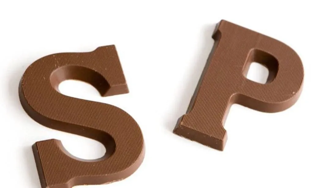 stukjes kunststof chocoladeletter e1542960860302