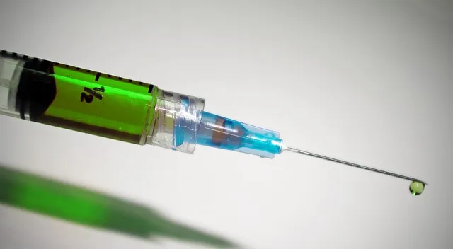 syringe 417786 640