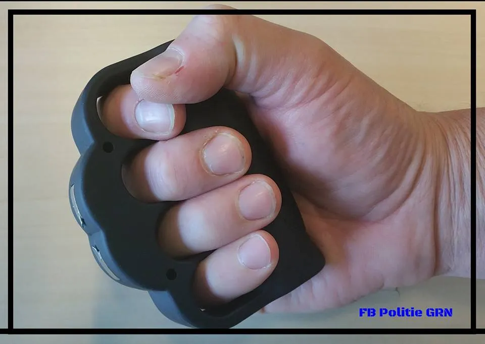 taser boksbeugelmodelpolitie groningen stad haren facebook