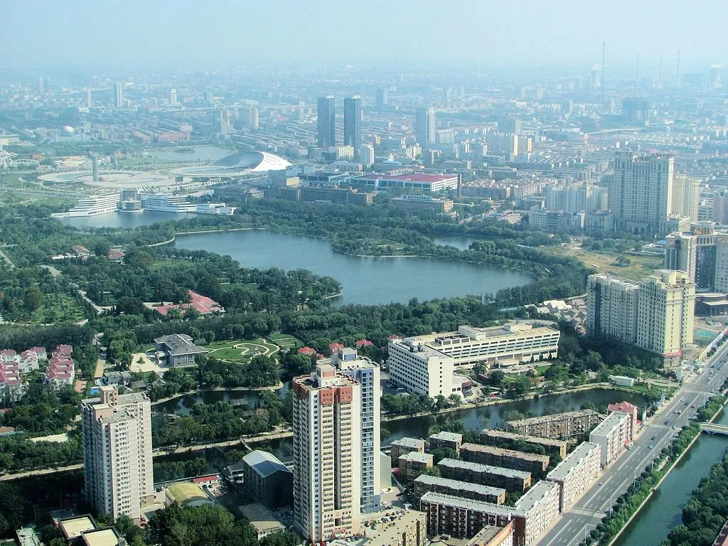 tianjin tv tower 1 tianjin museumsmall2008 08 cc by sa 30 netopyr e