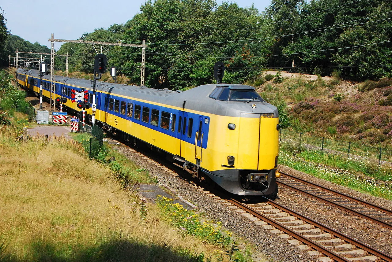 trein cc by sa 30 wikipedia commons janderk1968