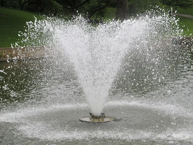 water fountain 407967 640