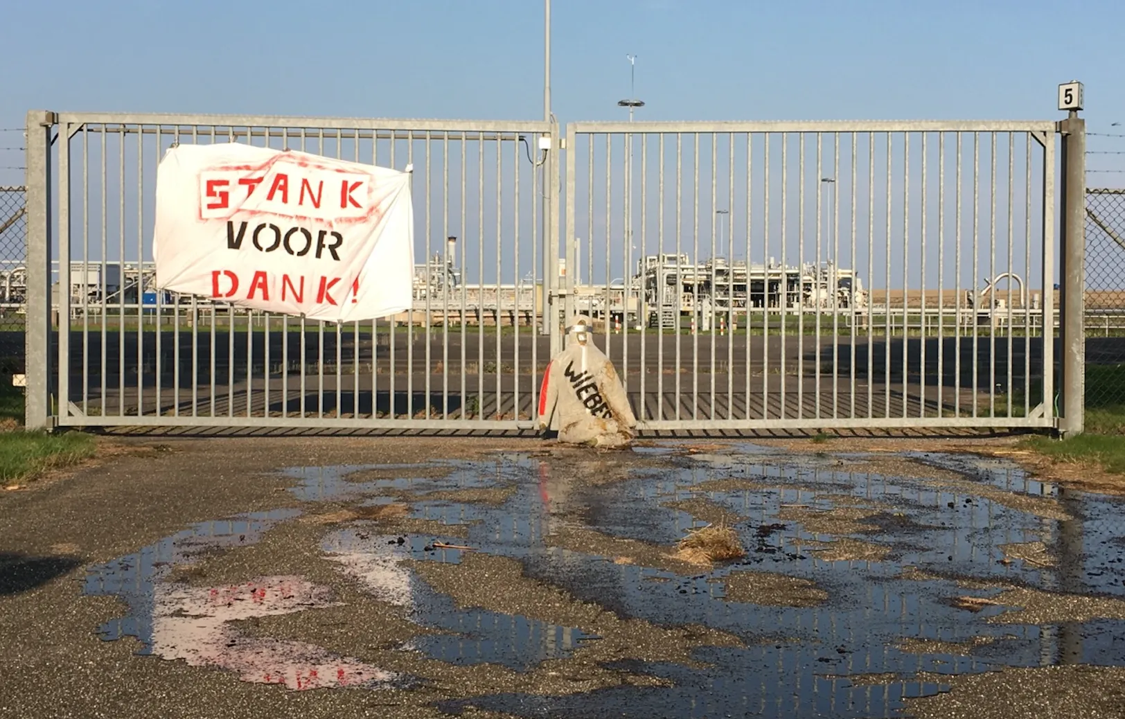 wiebesindegier 1 code rood