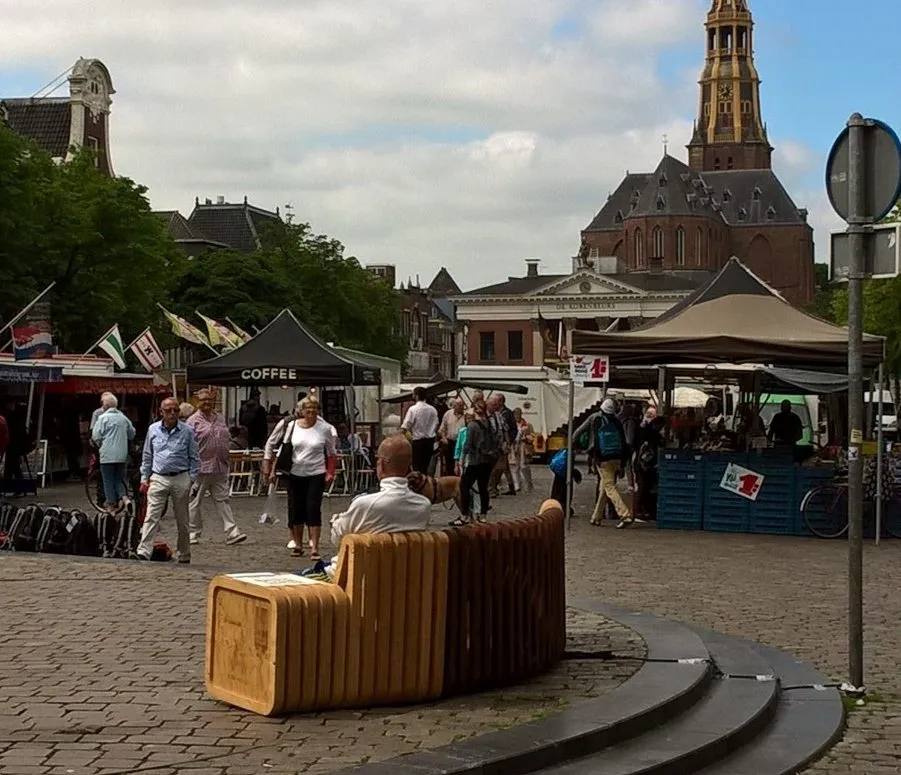 wp 20180605 11 39 32 pro publieke zitbank e1528452816922