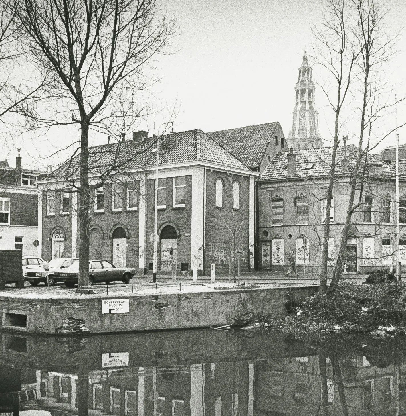 kleine der a met reitemakersrijge en urinoir 1987 foto elmer spaargaren groninger archieven 1