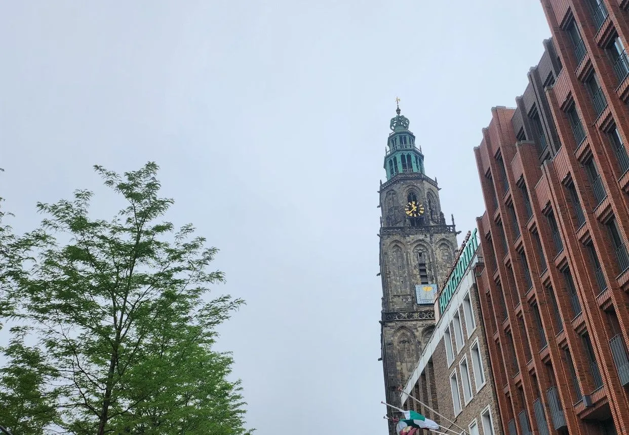 martinikerk herfst grijs weer