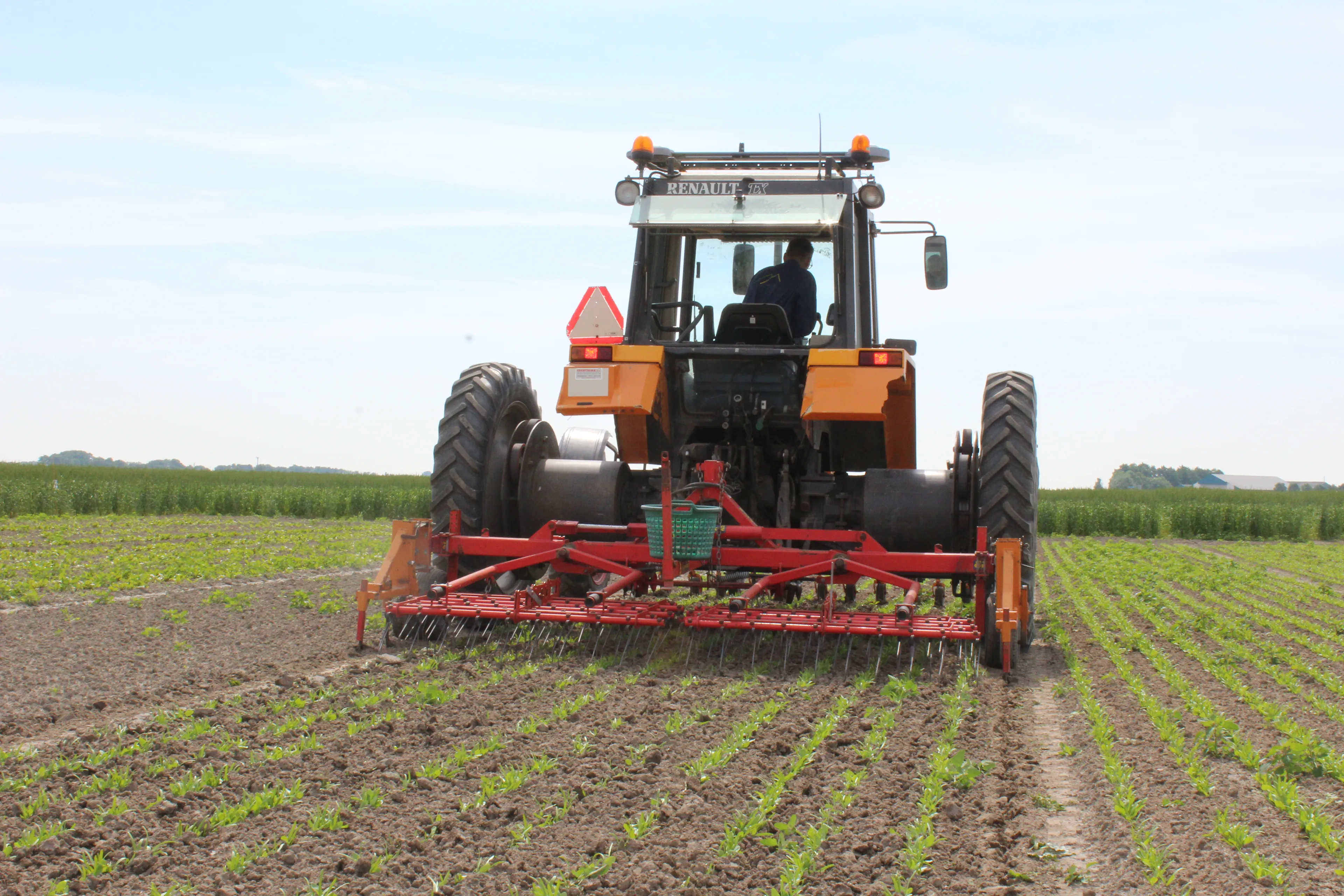 tractor op het land