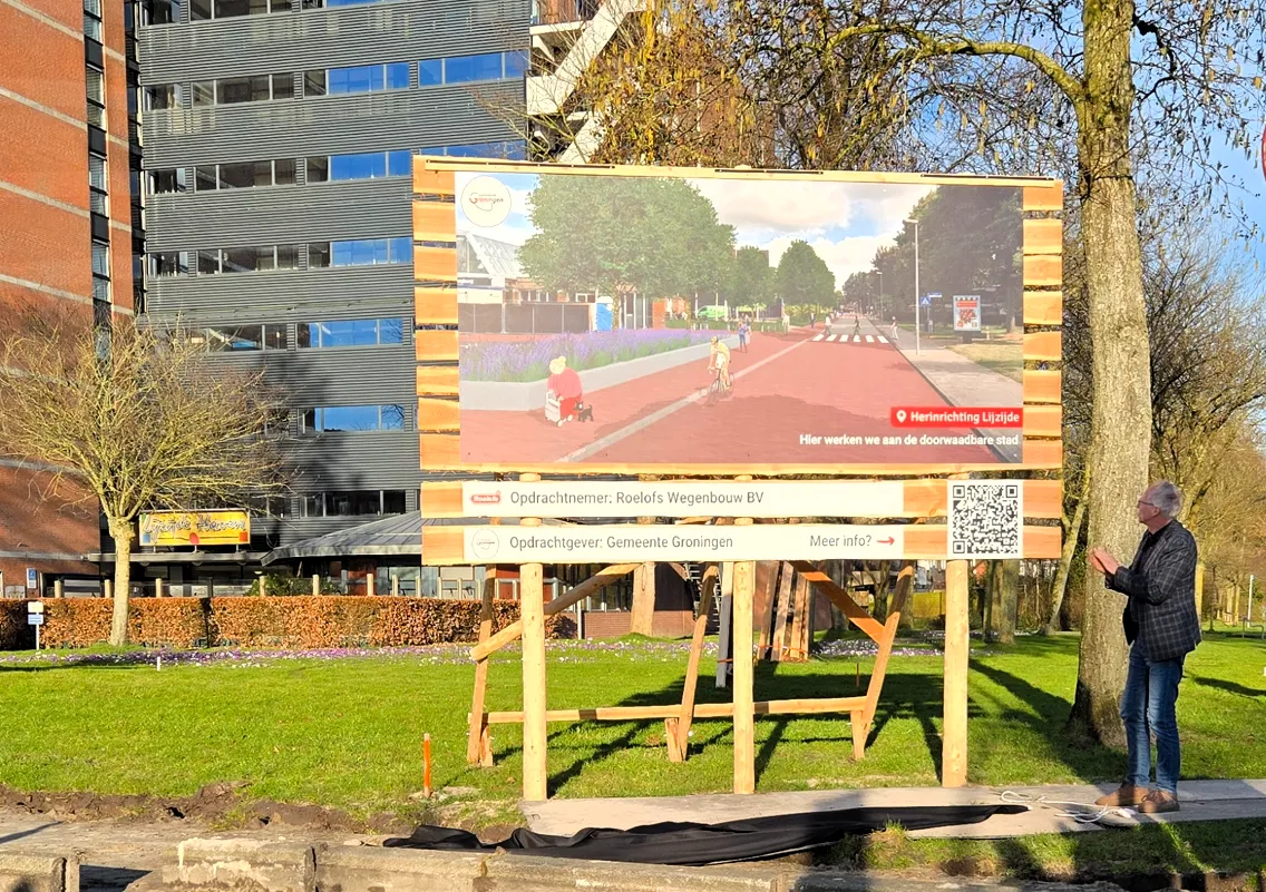 bouwbord onthult bewerkt