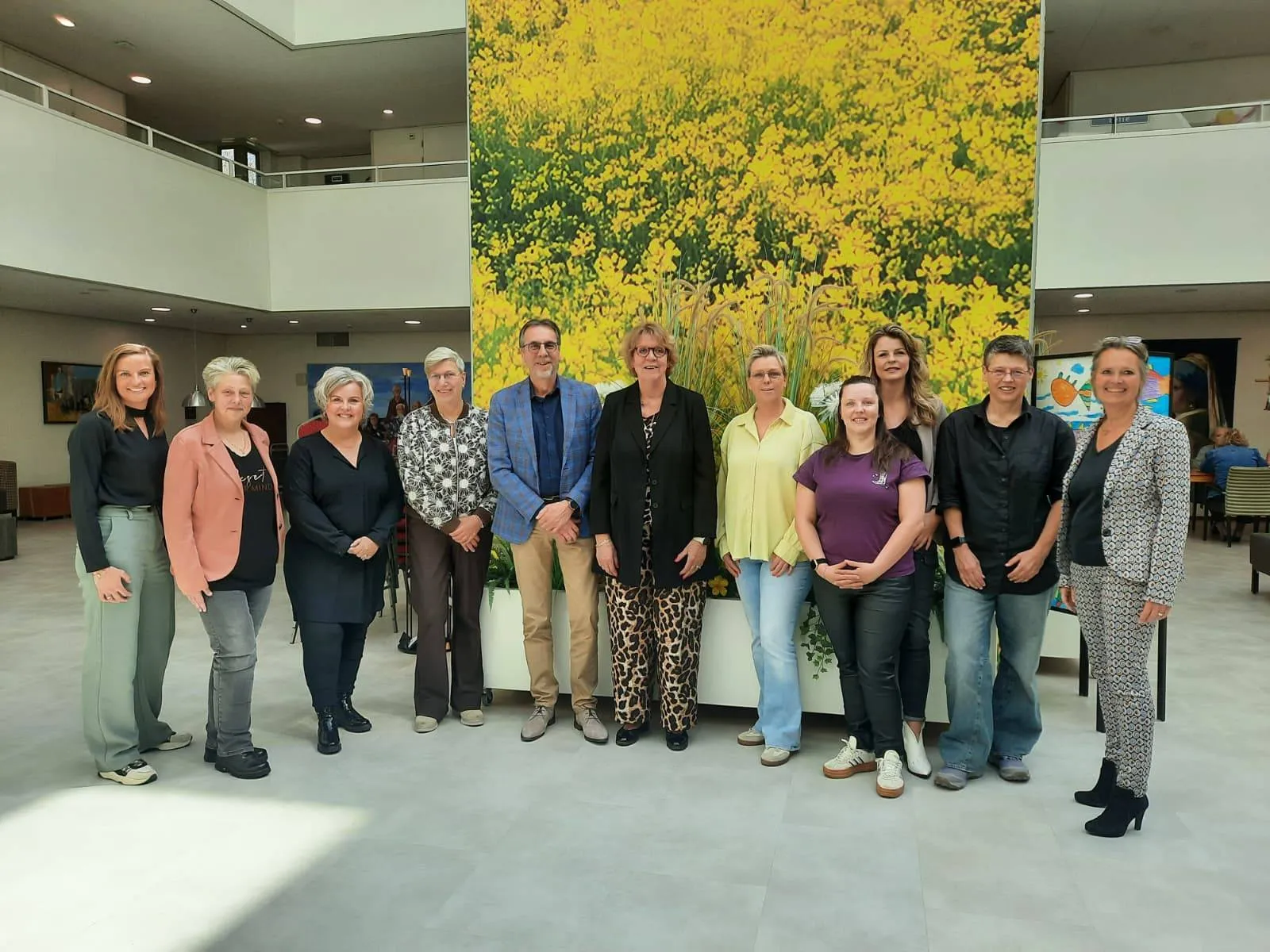 Groepsfoto Onderwijs en zorg werken samen aan competentiegericht leren