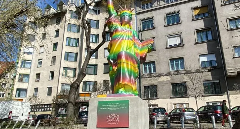 BLM statue budapest2 800x430 1