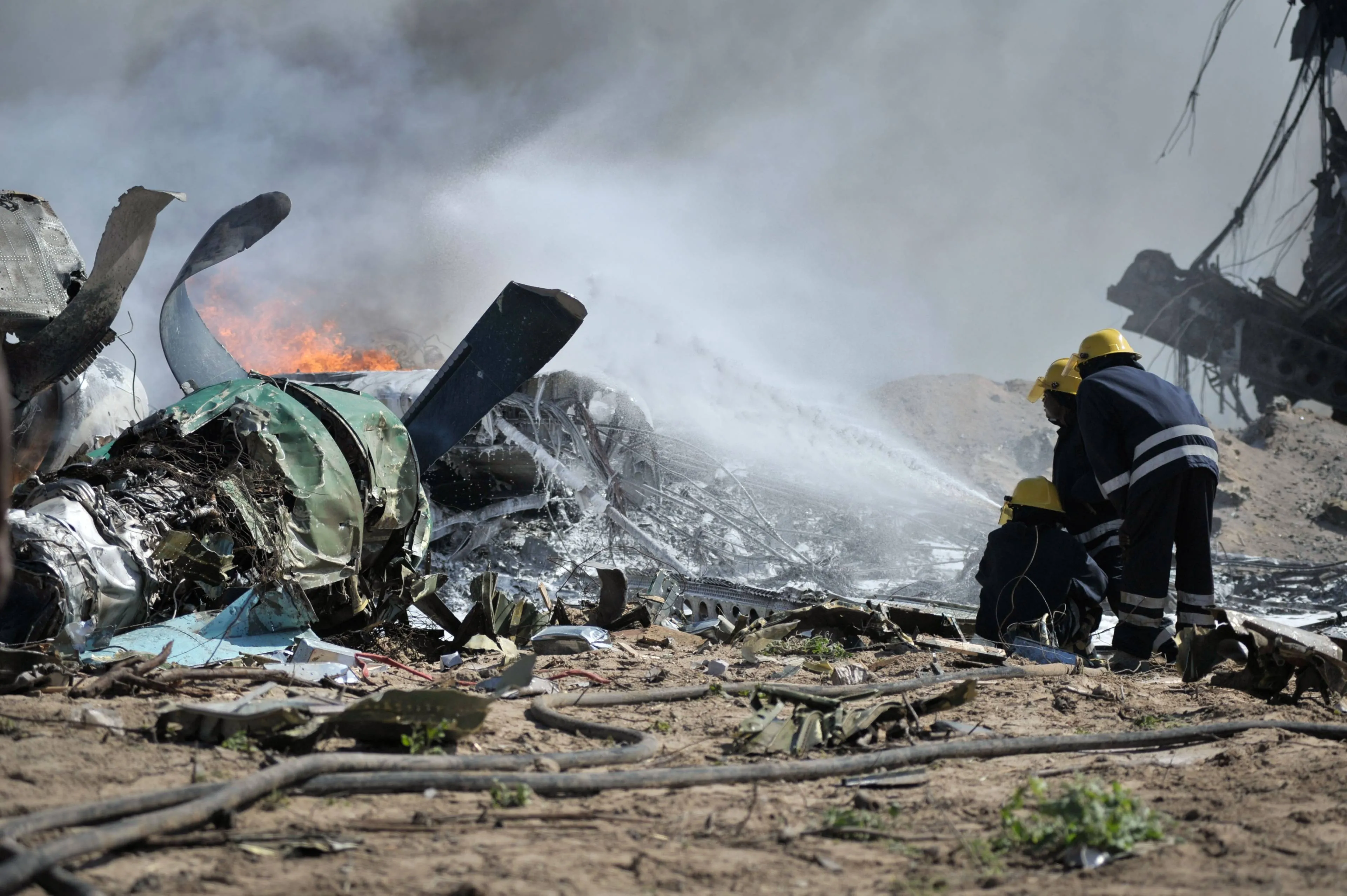 2013 08 09 mogadishu plane crash d 9471658140