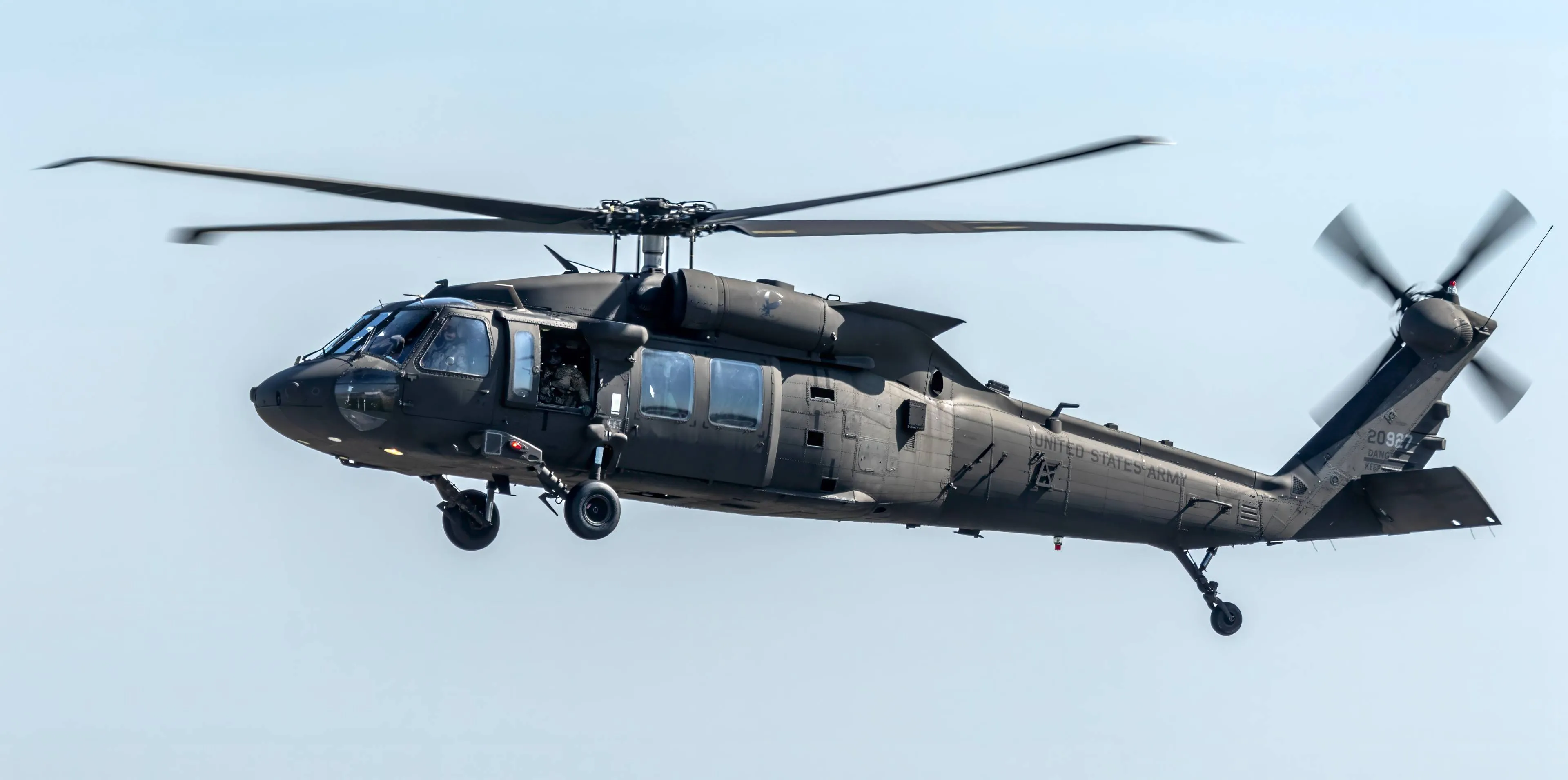 Sikorsky_UH-60M_Blackhawk_17-20927_HGR_MD1
