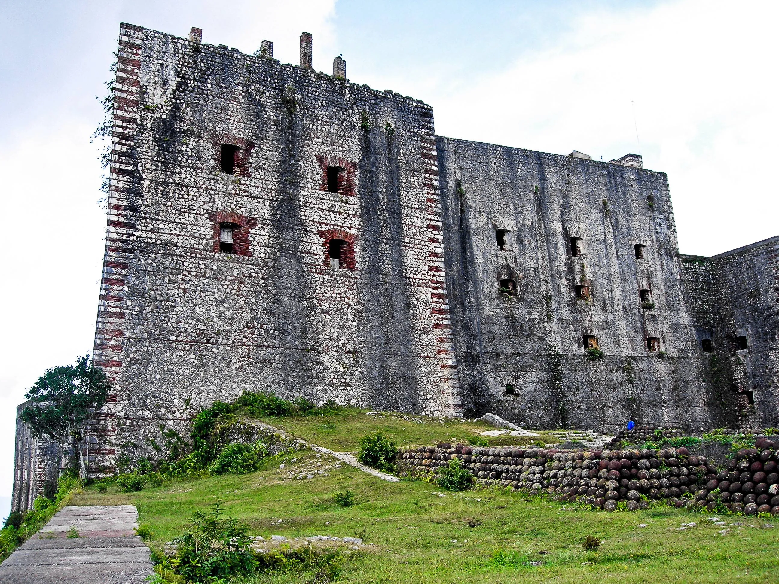 Citadelle_Laferrière_back_wall