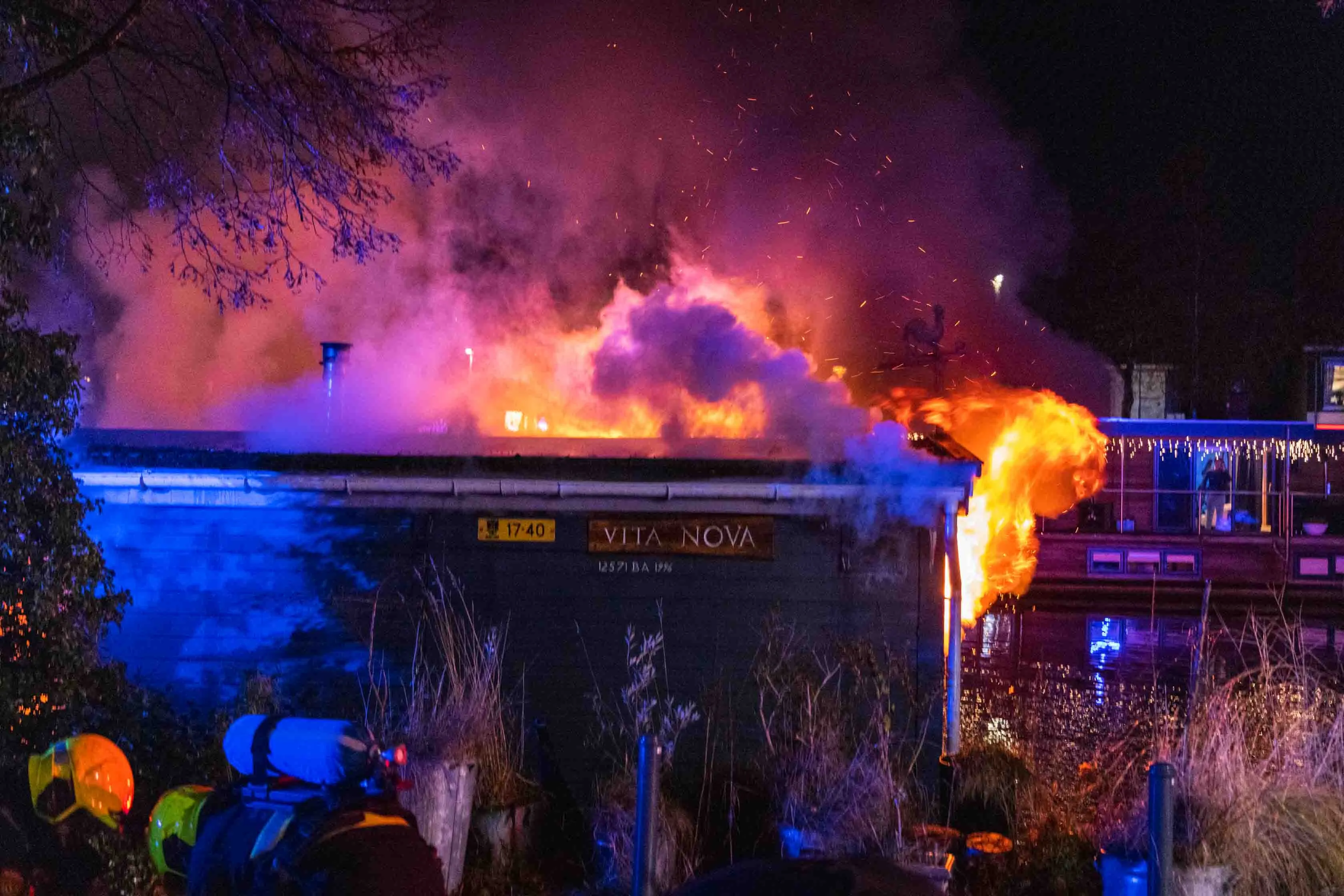 02 december 2021 nieuwsfoto woonboot 02