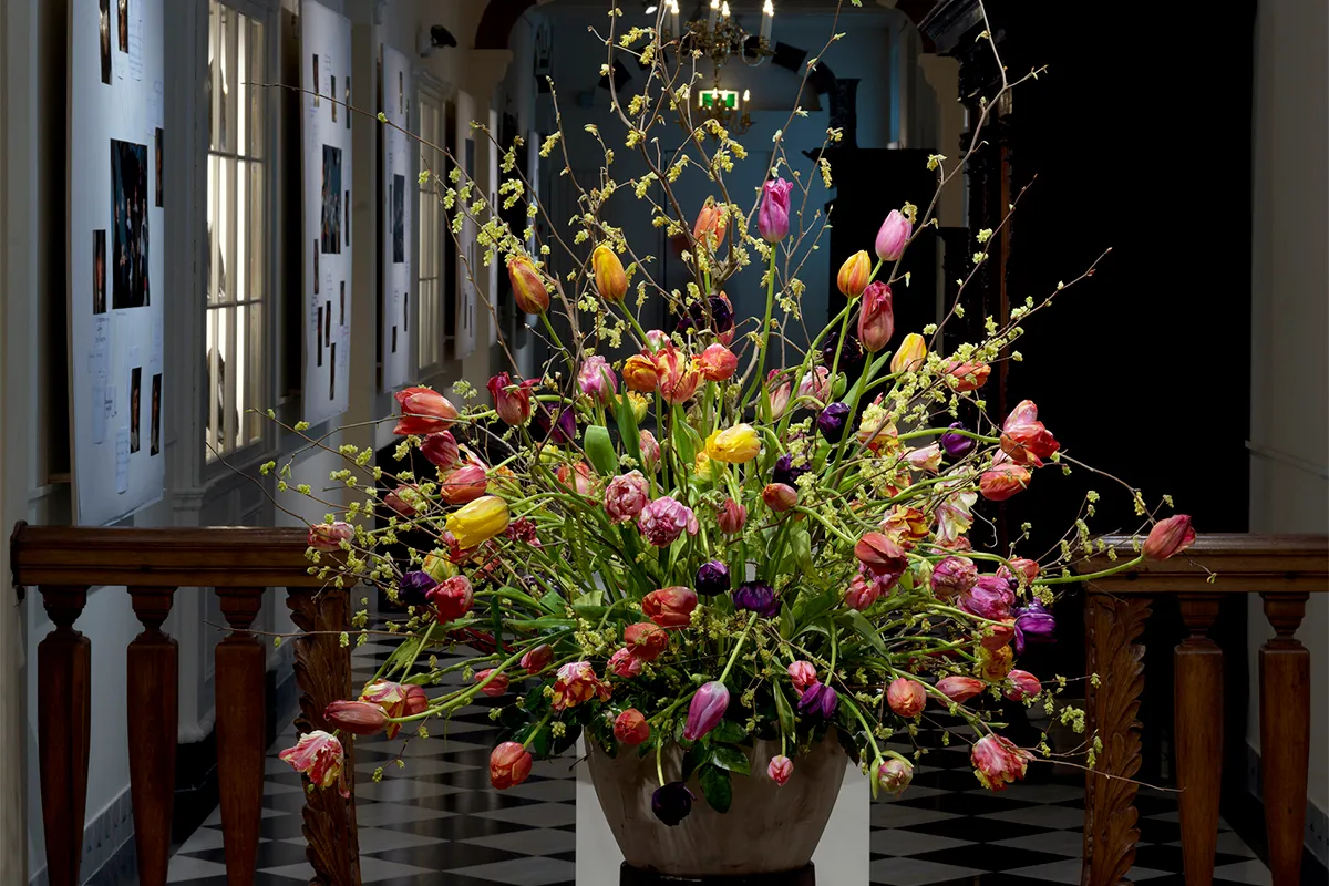 02 fhm mib eedere editie bloemen vips team vrienden vaas oude vijzel foto gj van rooij