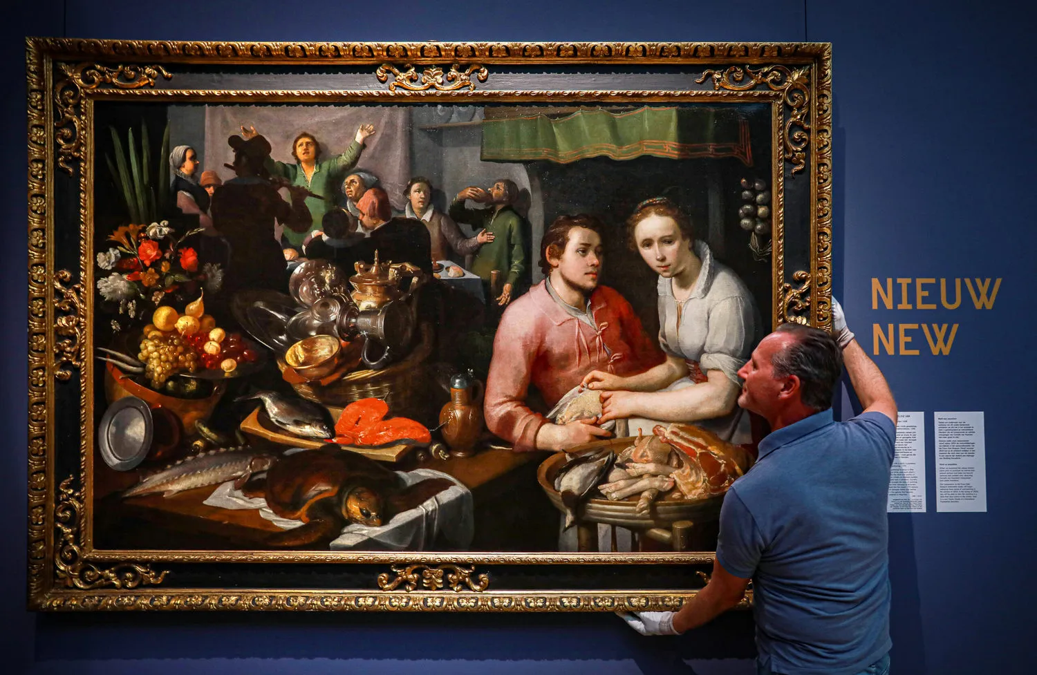 2 installatie van het keukenstuk van cornelis van haarlem in het frans hals museum scaled 1