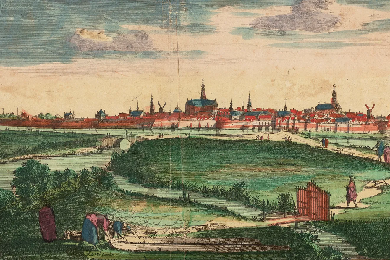 2 panorama van haarlem met op de voorgrond vrouwen aan het werk op een blekerij ingekleurde gravure circa 1660 anoniem b