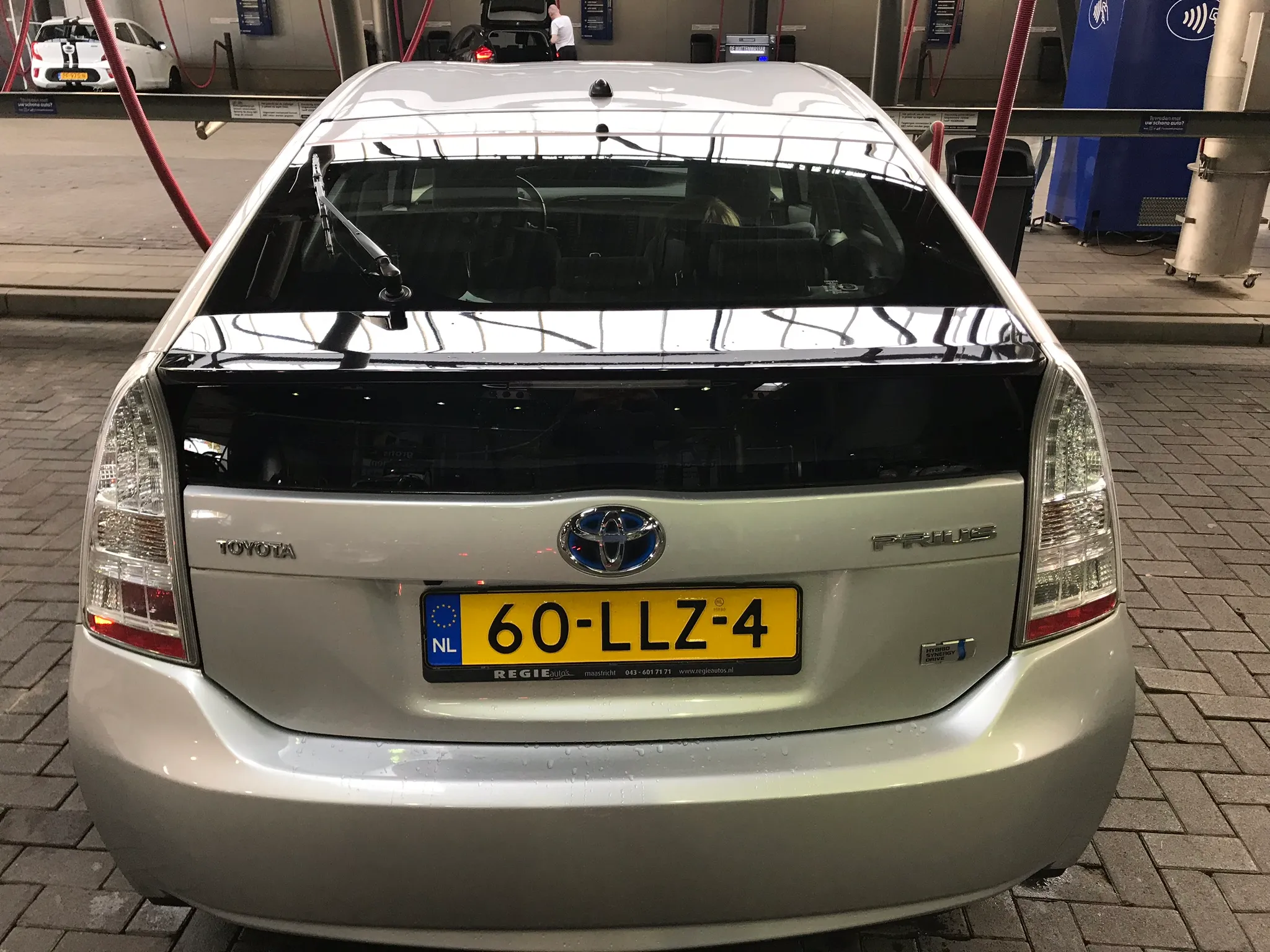 2005c6c4 0b36 499f b648 adff5b67667f