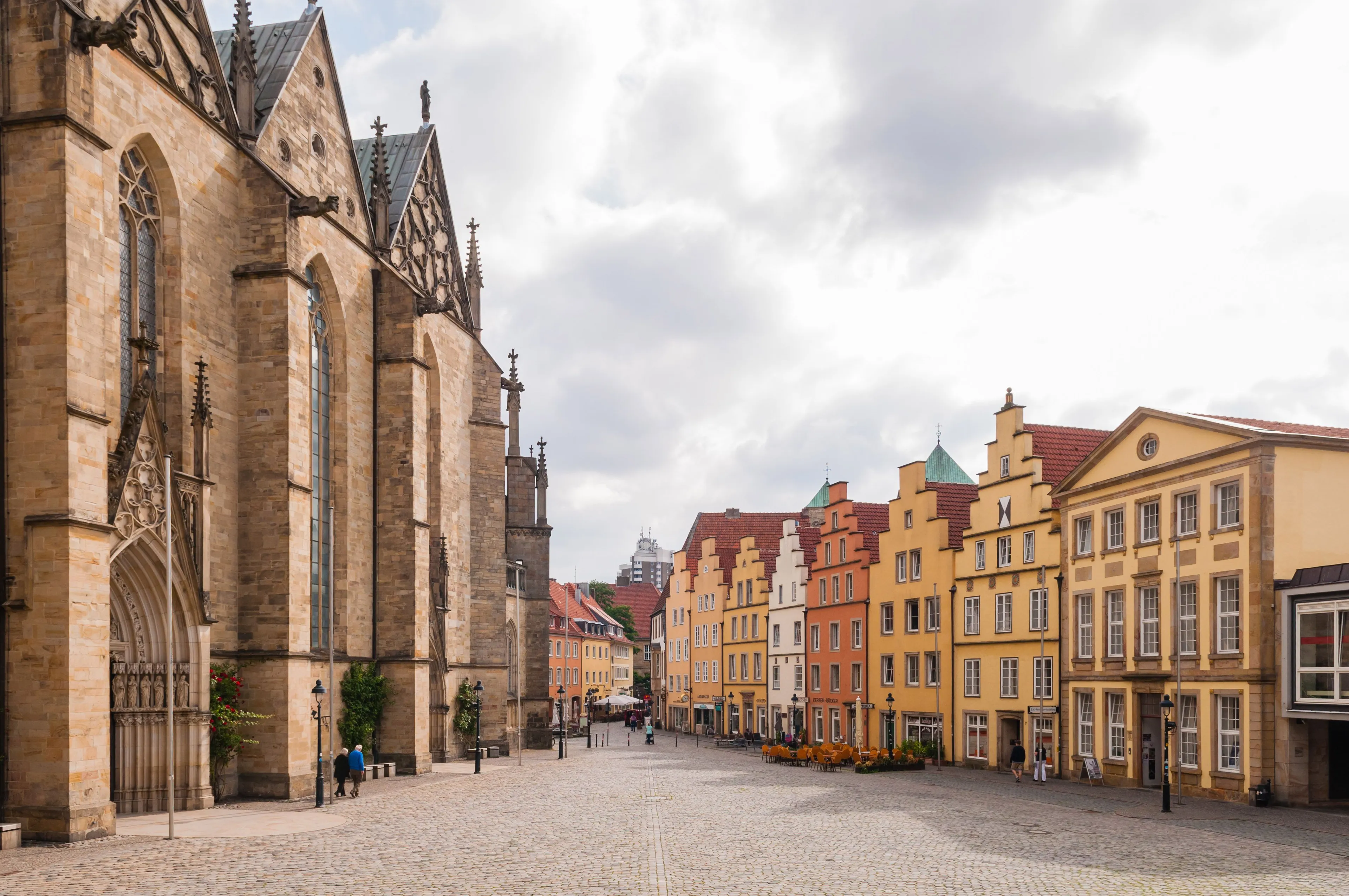2013 marktplatz blick rathaustreppe janinarntzen