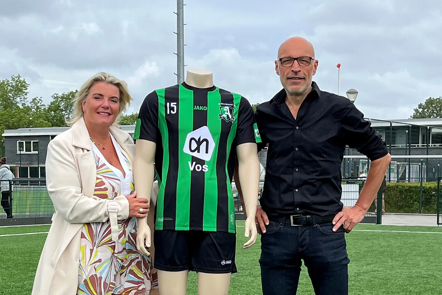 220521foto contractondertekening shirtsponsoring
