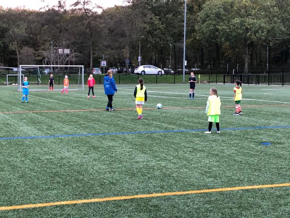 bianca op het voetbalveld