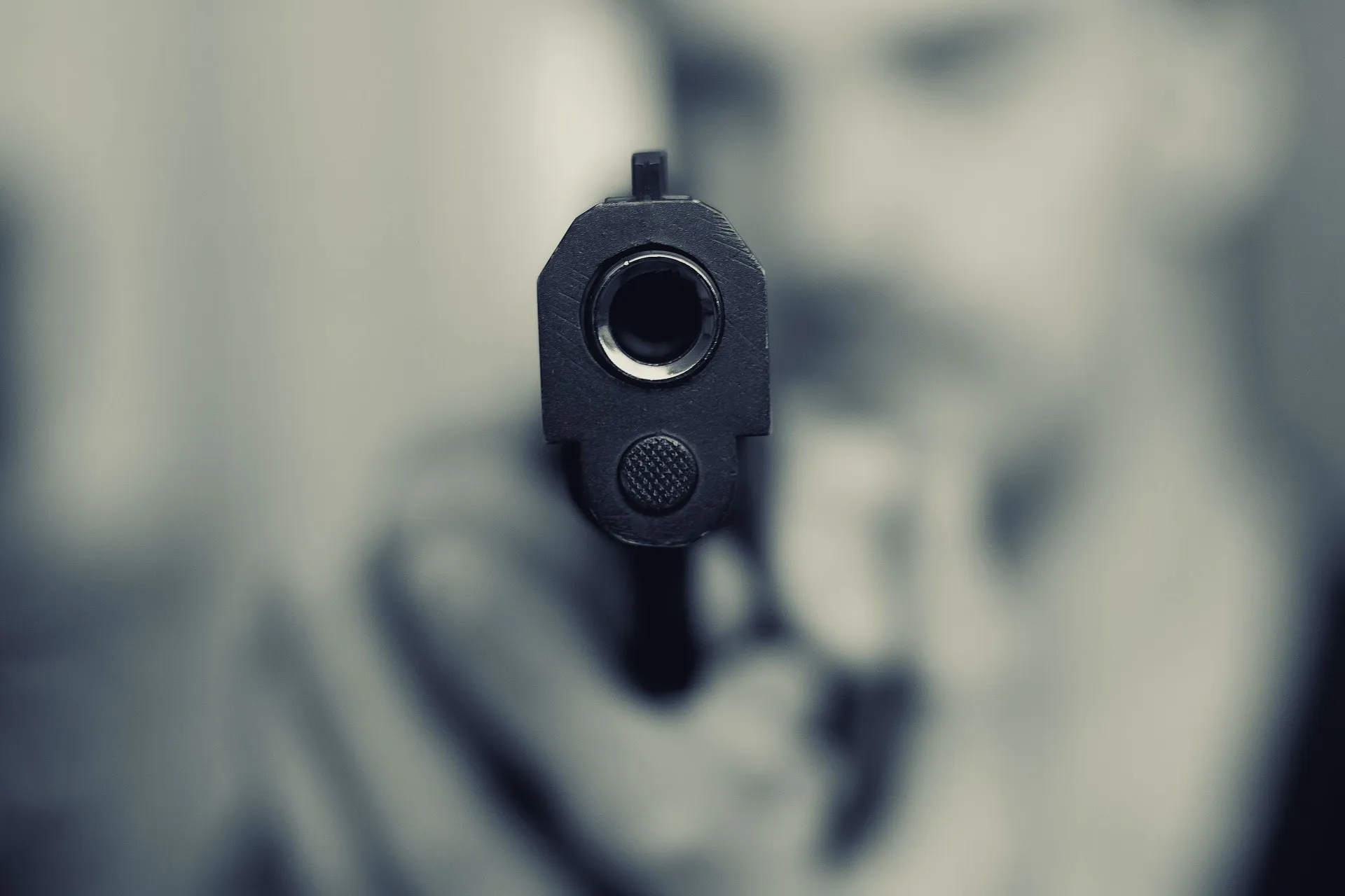 pistol 3421795 1920