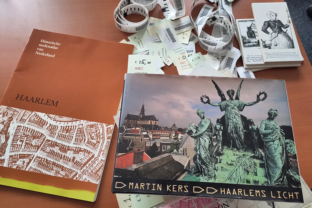 prijzen antiquarische boeken in kader blik op haarlem kopieren