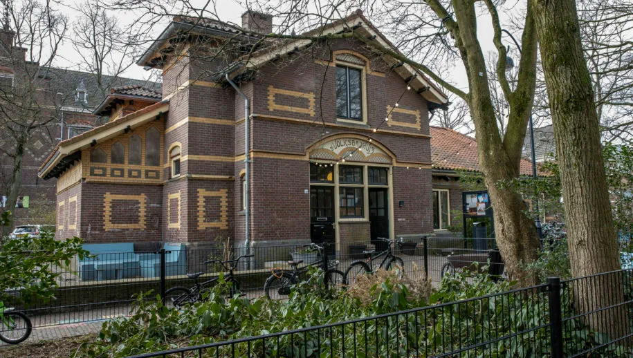 volksbadhuisjpg 915x518 1 915x518 1