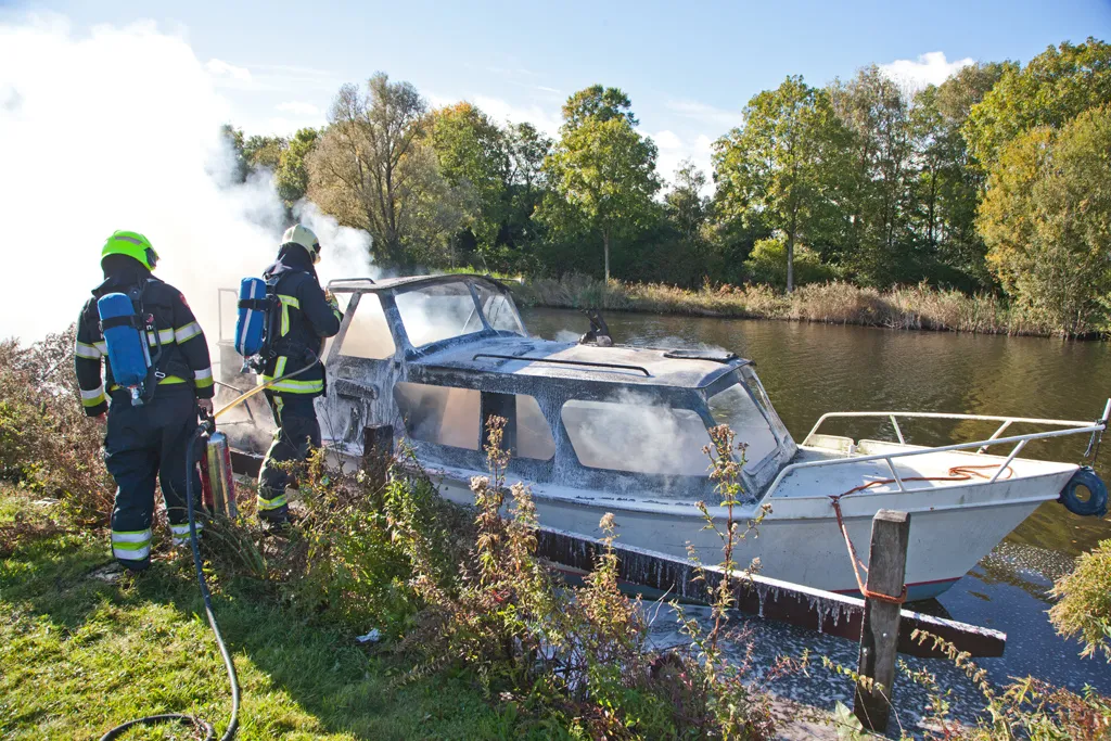 20161019 brand boot vijfhuizerdijk 05