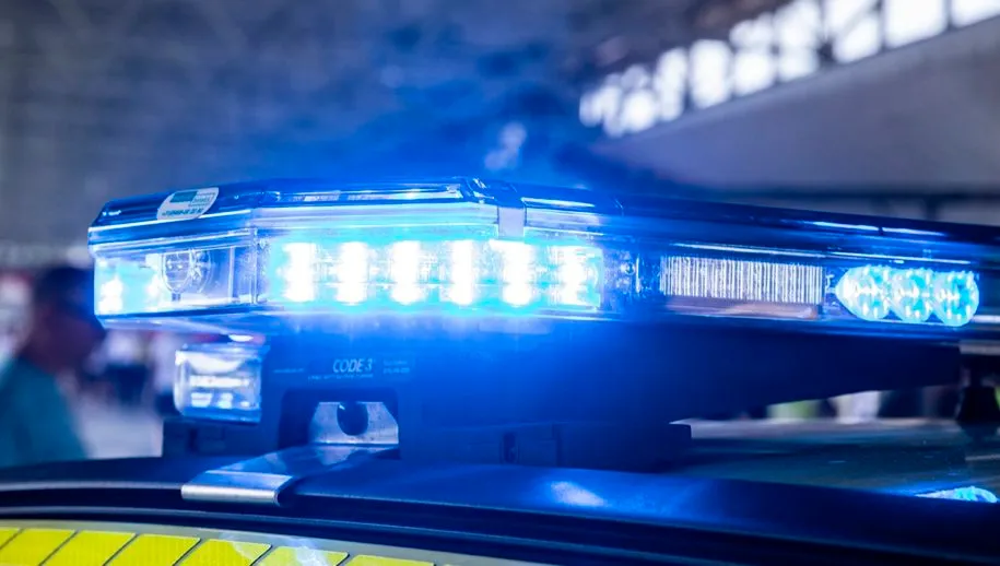 3z1a9202 politie blauw licht wmf 915x518 1