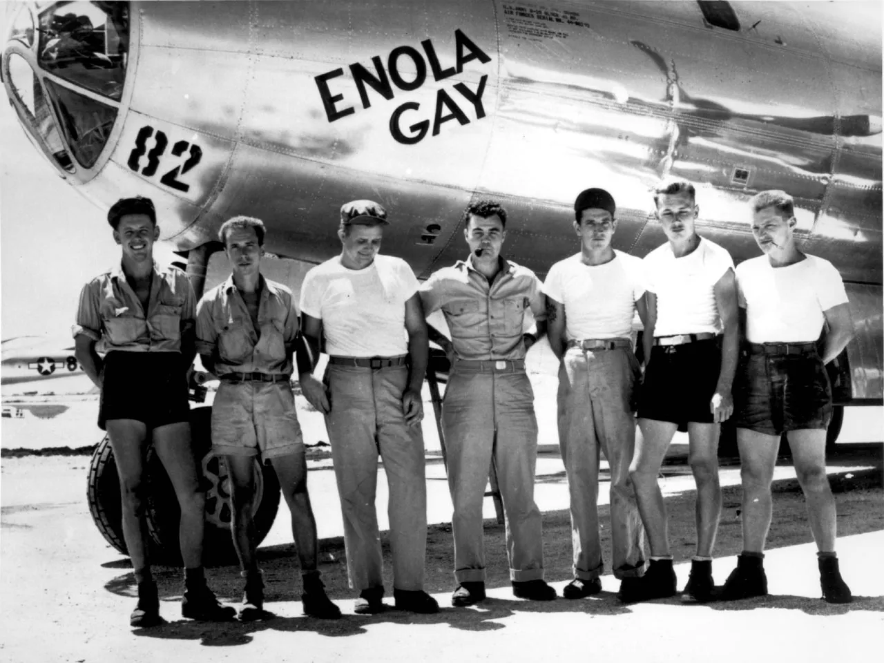 b 29 enola gay w crews wiki