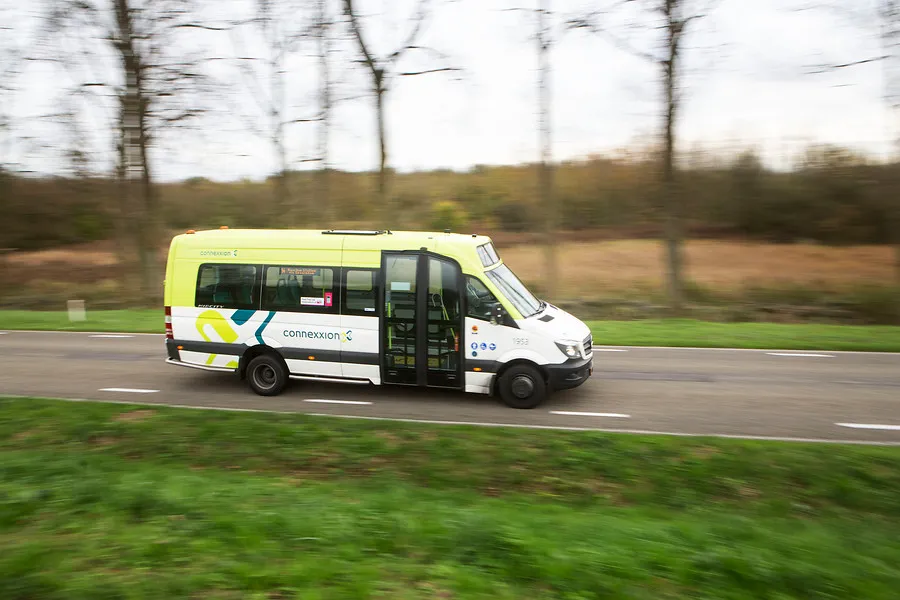 buurtbus in spaarndam provincie noord holland aangeleverd