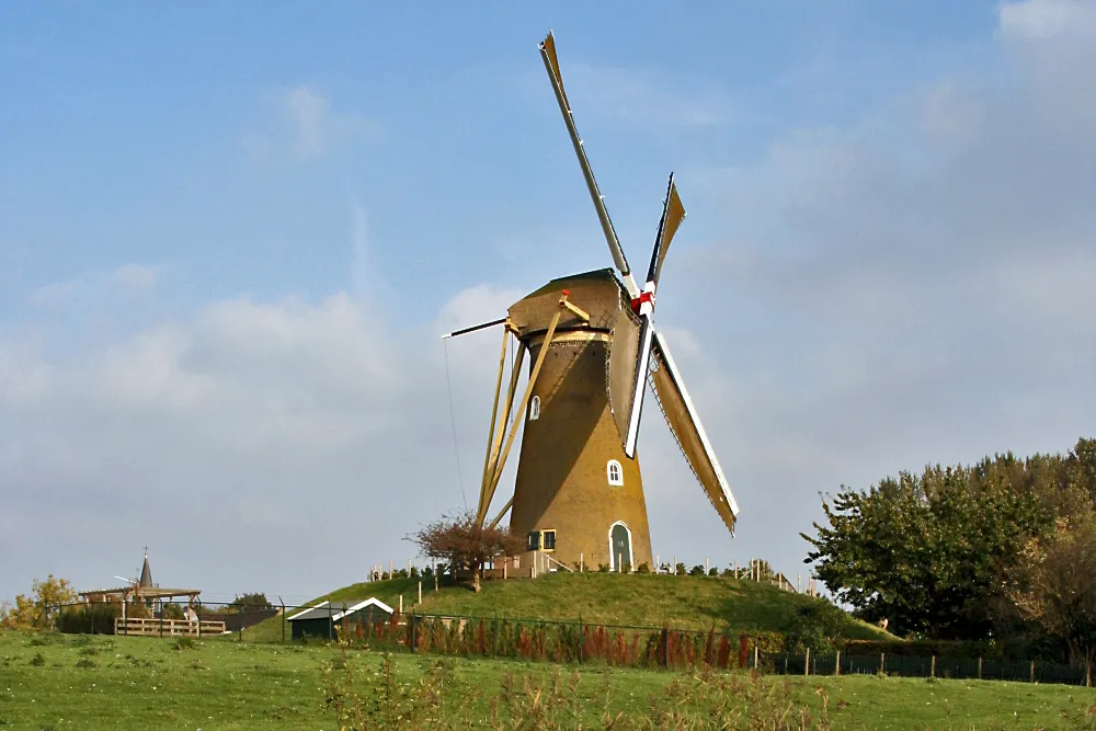 hoofddorp molen de eersteling m weerspiegeling 1