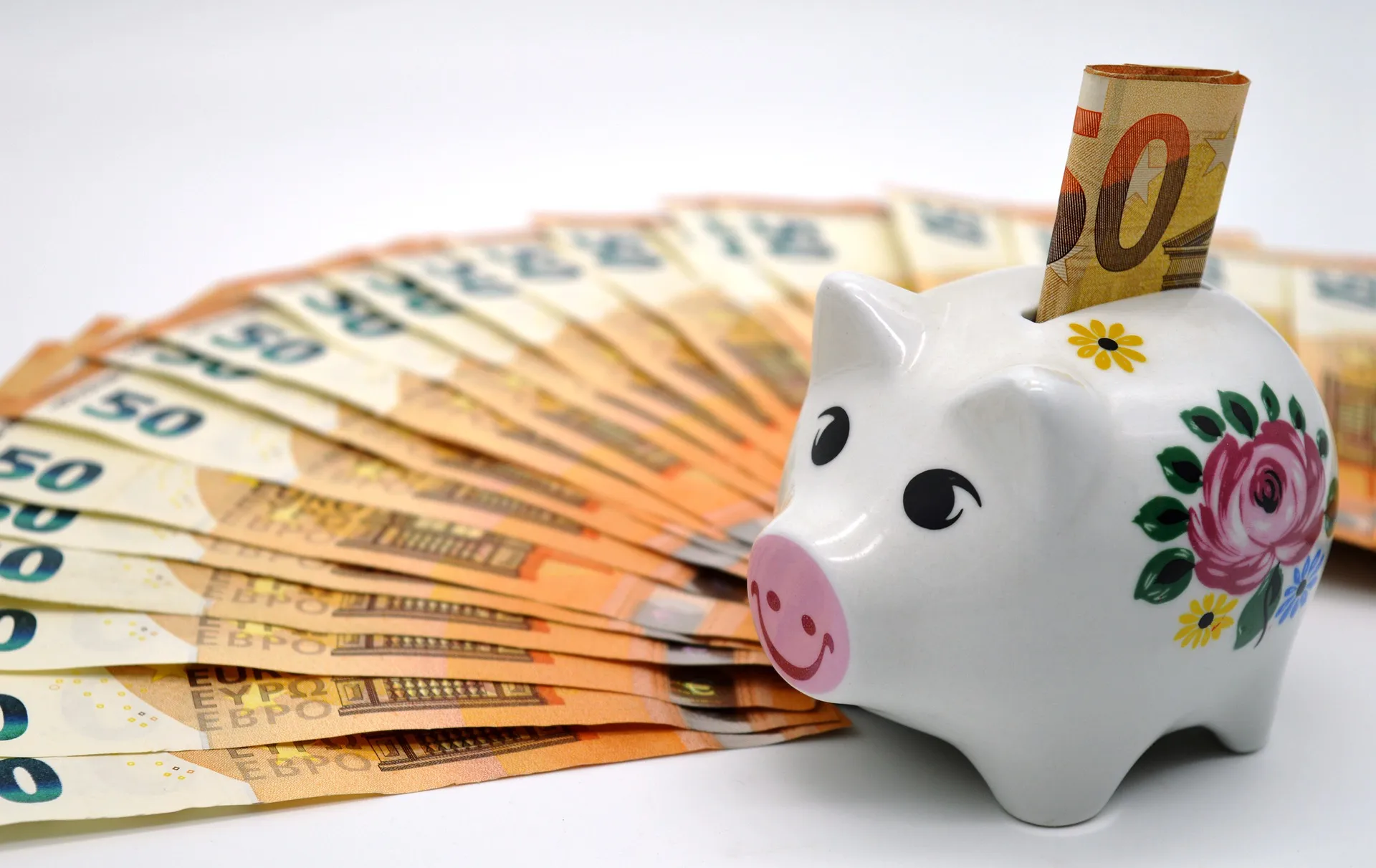 piggy bank 7725120 1920