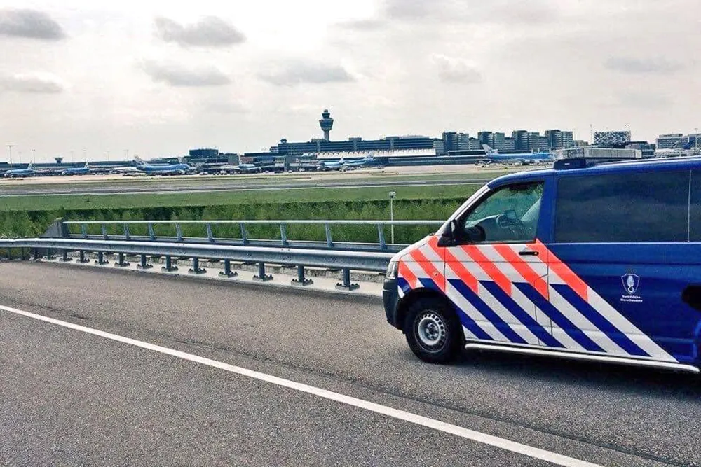 schiphol marechaussee