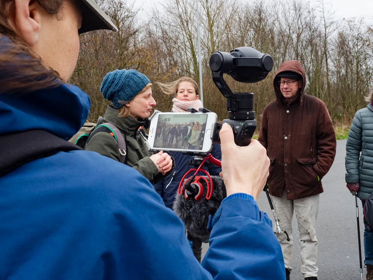 wandelvlogger lana de wit legt initiatief bcup vast