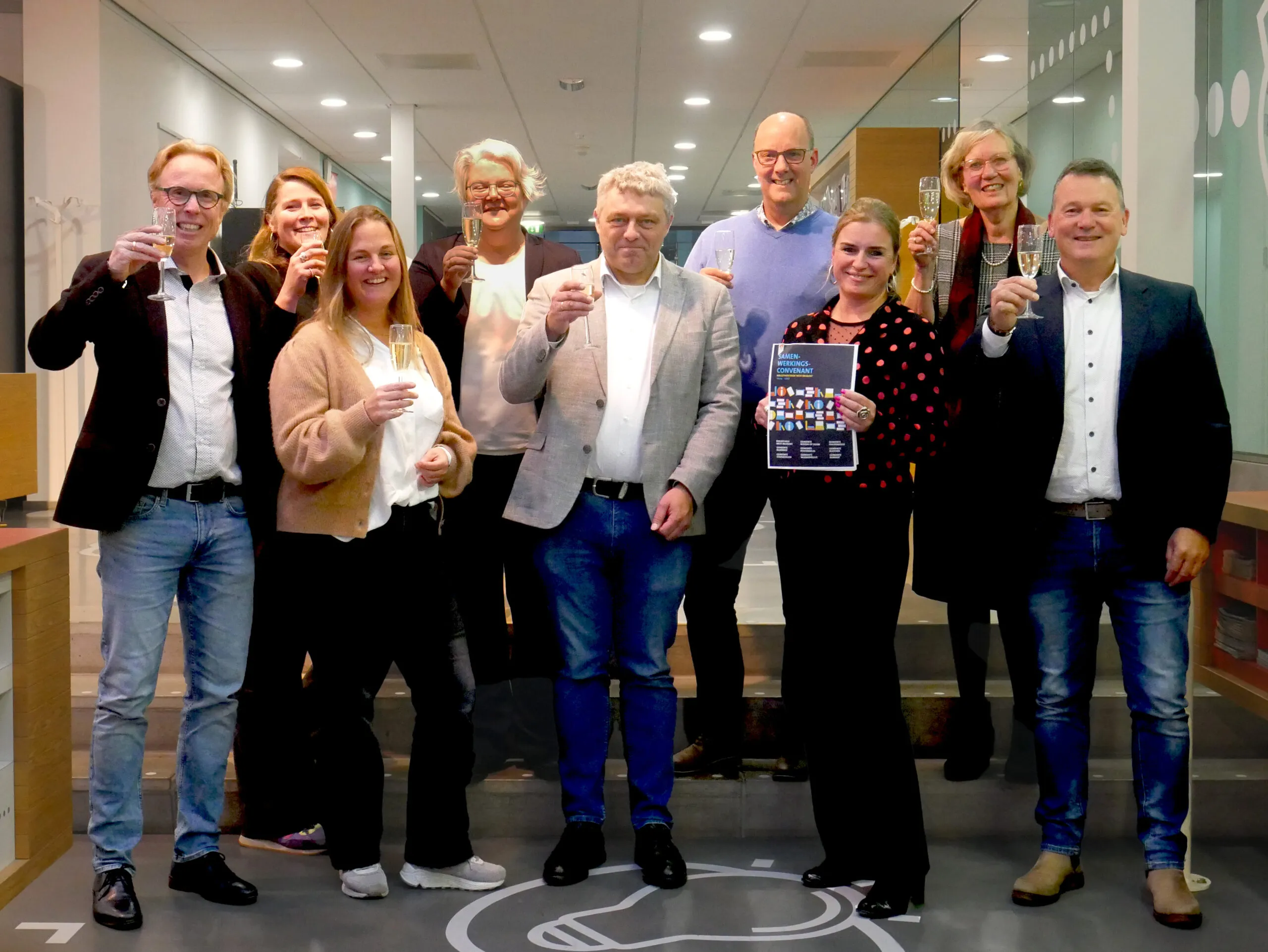 06112023 beeld ondertekening bibliotheekconvenant acht gemeenten west brabant scaled