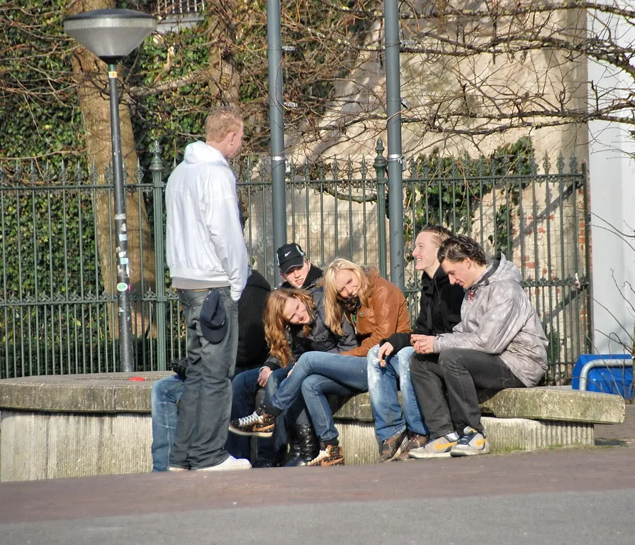 2406051728 255973229f o