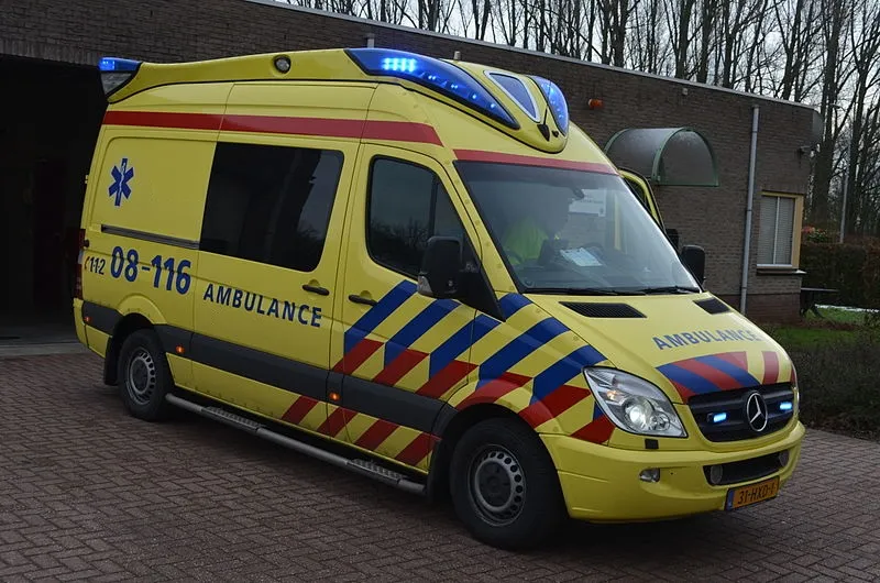 ambulance hulpdiensten ramon versteeg wikimedia
