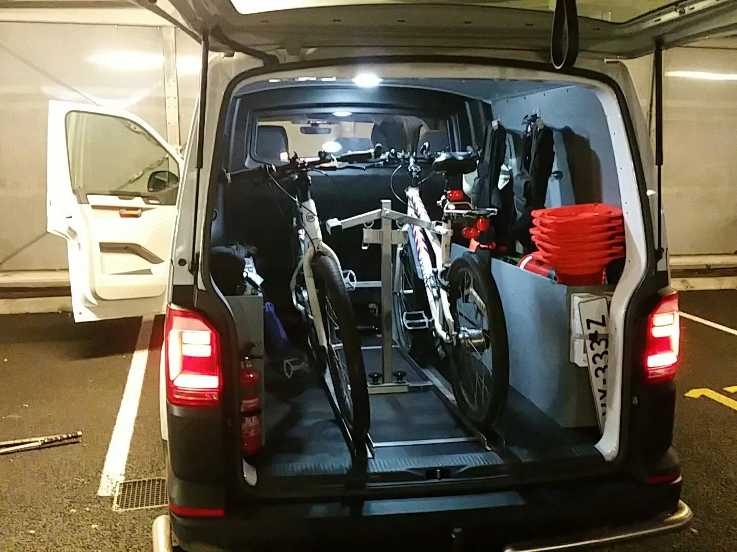 bike politie bus surveilleren
