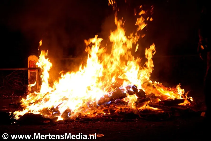 brand straat afval roy mertens e1451644540991