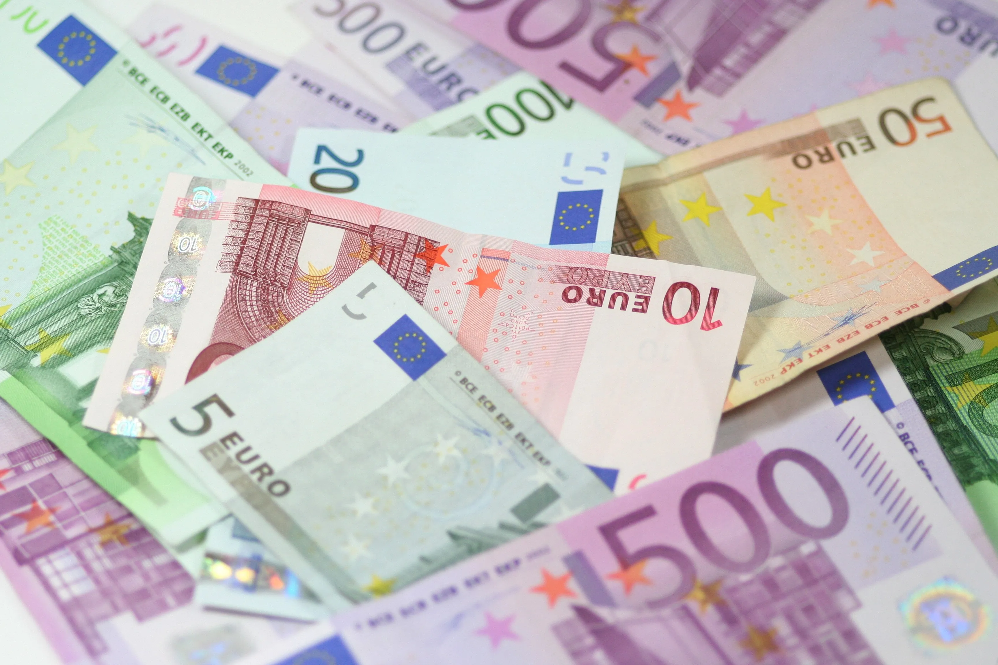 currency 3077900